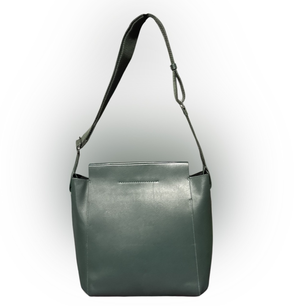 The Everlane Form Bag Green Italian Leather Purse Quiet Luxury Minimalist